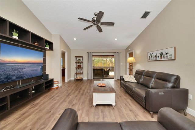 4689 OAK FOREST DRIVE E 1, Sarasota, FL 34231