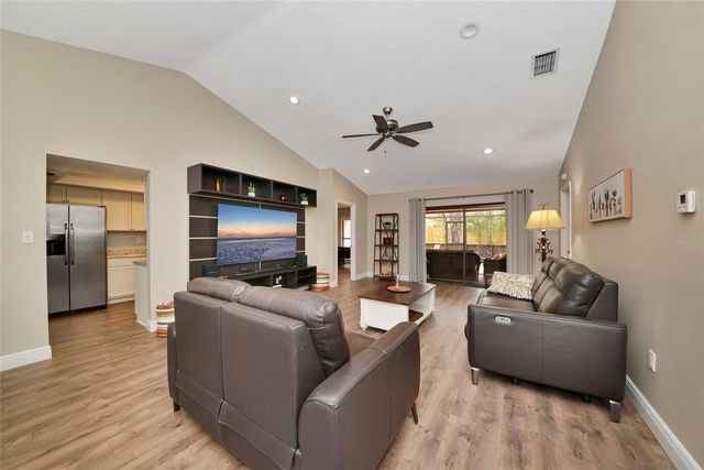 4689 OAK FOREST DRIVE E 1, Sarasota, FL 34231