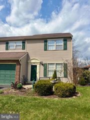 3431 GLEN HOLLOW DR #5, Dover, PA 17315