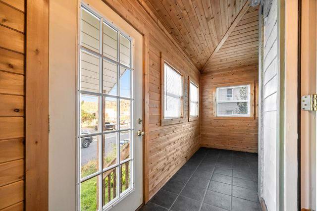 89 Pearl Street, St. Johnsbury, VT 05819