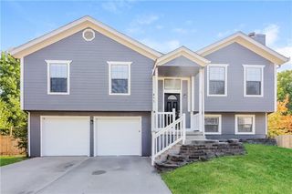 411 Allendale Court, Greenwood, MO 64034