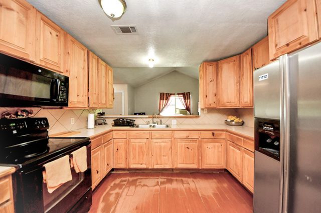 121 Elendor Drive, Cleveland, TX 77328