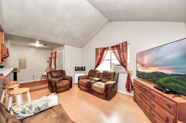 121 Elendor Drive, Cleveland, TX 77328