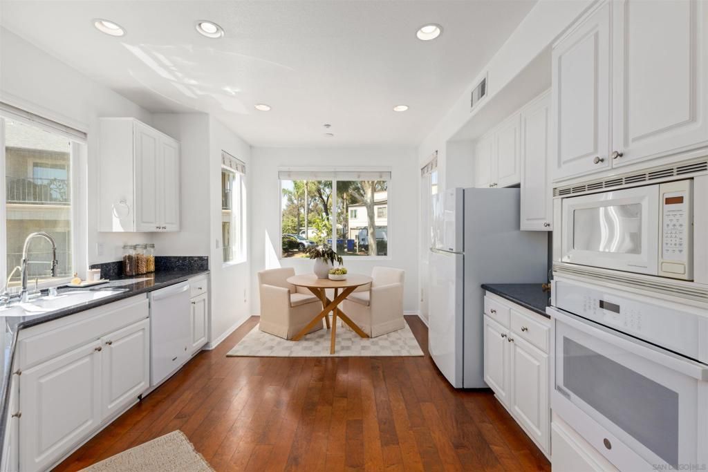 Image 11 of property listing at 817 Kalpati Cir 310, Carlsbad, CA 92008