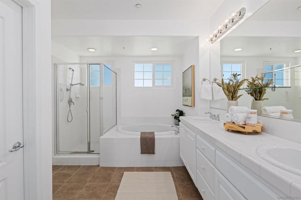 Image 18 of property listing at 817 Kalpati Cir 310, Carlsbad, CA 92008