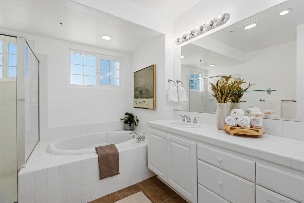 Image 19 of property listing at 817 Kalpati Cir 310, Carlsbad, CA 92008