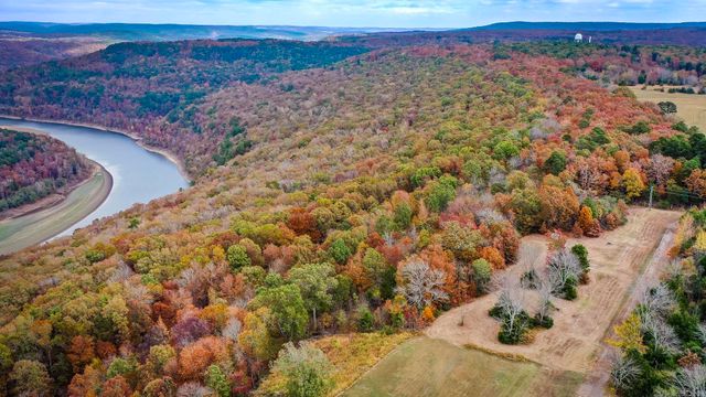 20 Eagle Ridge Dr., Greers Ferry, AR 72067