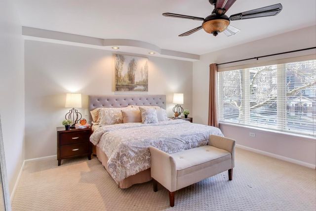 425 Village Green Road 213, Lincolnshire, IL 60069