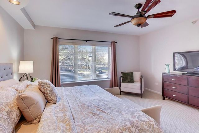 425 Village Green Road 213, Lincolnshire, IL 60069