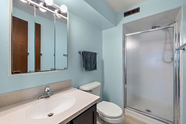 404 Lucille Avenue, Fox River Grove, IL 60021