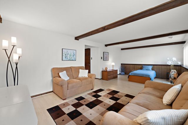 404 Lucille Avenue, Fox River Grove, IL 60021