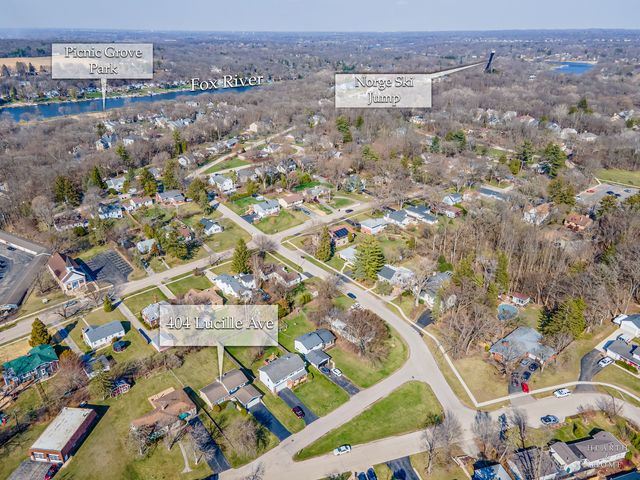 404 Lucille Avenue, Fox River Grove, IL 60021