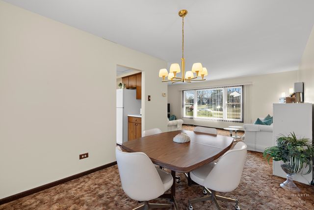 404 Lucille Avenue, Fox River Grove, IL 60021