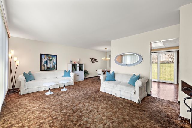 404 Lucille Avenue, Fox River Grove, IL 60021