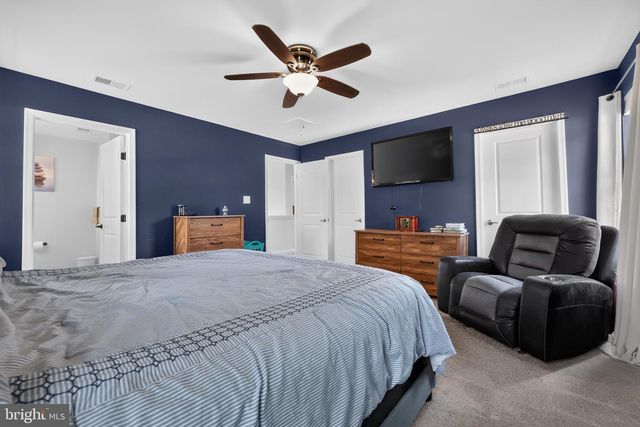 38 CIRCLE DR, Sicklerville, NJ 08081
