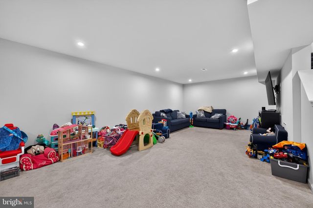 38 CIRCLE DR, Sicklerville, NJ 08081