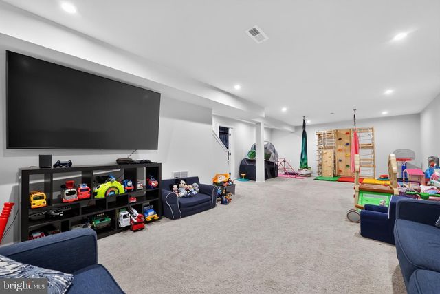 38 CIRCLE DR, Sicklerville, NJ 08081