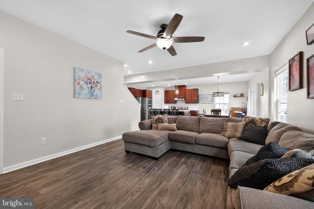 38 CIRCLE DR, Sicklerville, NJ 08081