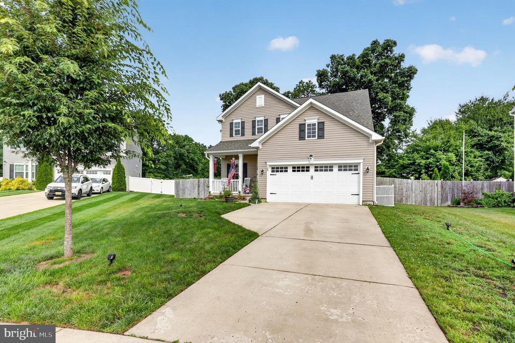38 CIRCLE DR, Sicklerville, NJ 08081