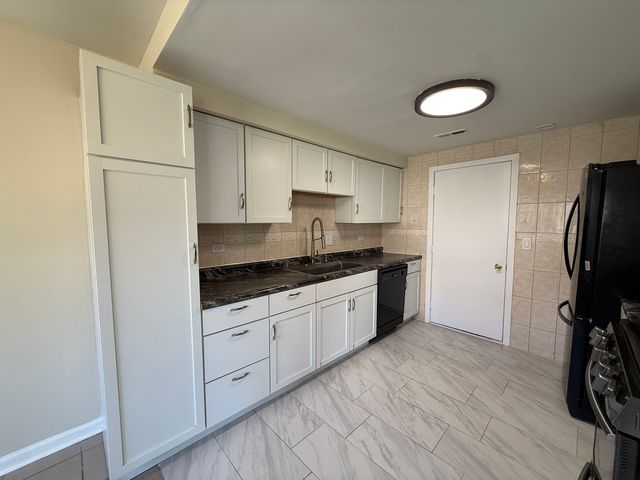 1874 WINDWARD Lane, Hanover Park, IL 60133