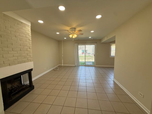 1874 WINDWARD Lane, Hanover Park, IL 60133