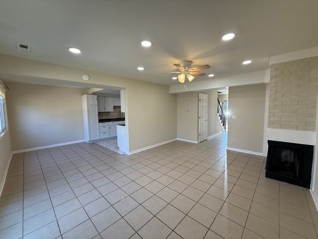 1874 WINDWARD Lane, Hanover Park, IL 60133