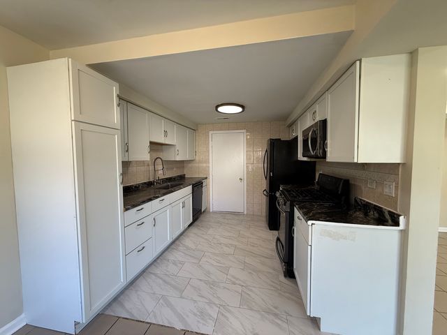 1874 WINDWARD Lane, Hanover Park, IL 60133