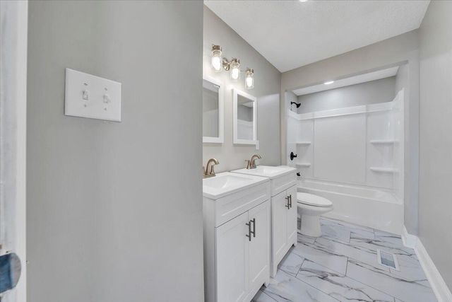 2218 Larchwood ST, Roanoke, VA 24012