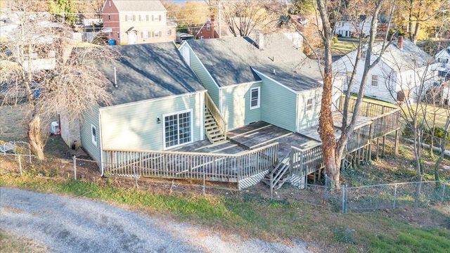 2218 Larchwood ST, Roanoke, VA 24012