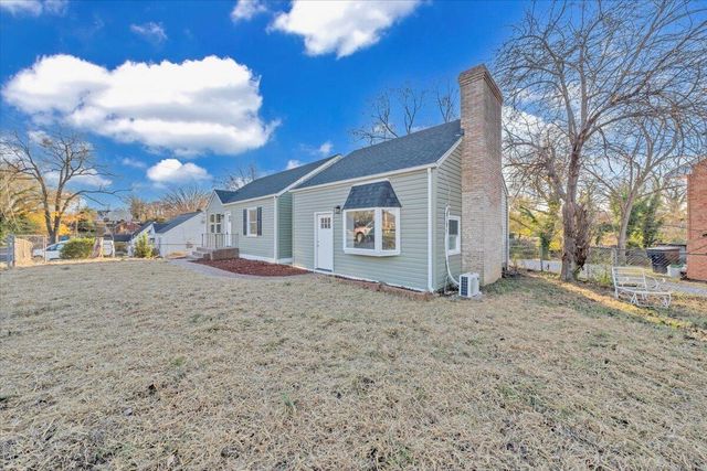 2218 Larchwood ST, Roanoke, VA 24012