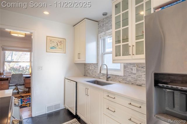 1217 Mayfield Drive, Royal Oak, MI 48067