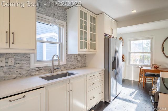 1217 Mayfield Drive, Royal Oak, MI 48067