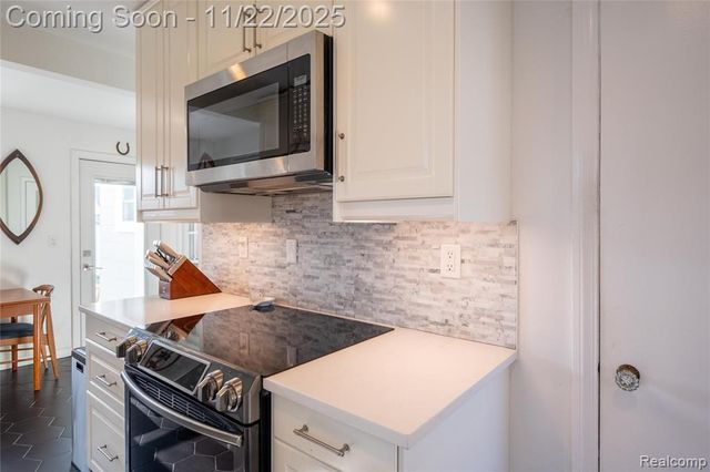 1217 Mayfield Drive, Royal Oak, MI 48067