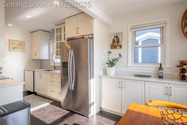 1217 Mayfield Drive, Royal Oak, MI 48067