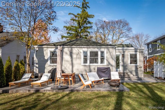 1217 Mayfield Drive, Royal Oak, MI 48067