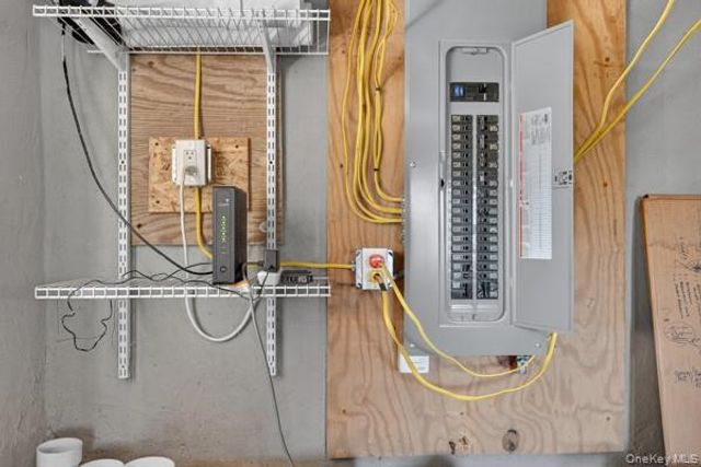 6 Deer Trail N, Greenwood Lake, NY 10925