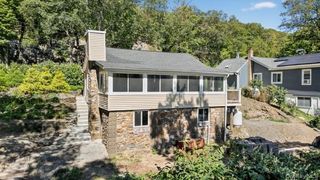 6 Deer Trail N, Greenwood Lake, NY 10925