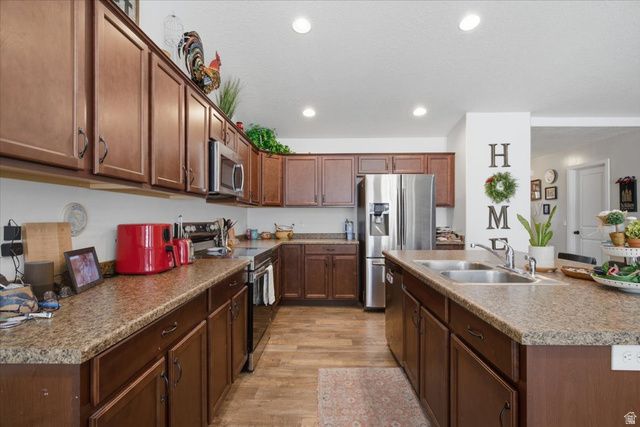 3517 S FINCH ST, Syracuse, UT 84075