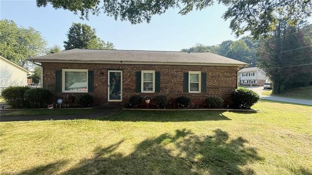 553 Heatherton Lane, Rural Hall, NC 27045