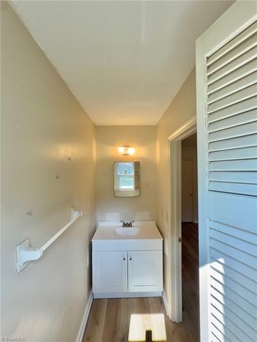 553 Heatherton Lane, Rural Hall, NC 27045