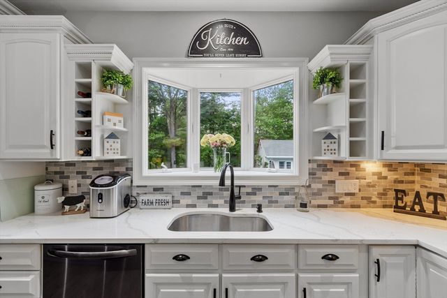 28 Sandy Ridge Road, Sterling, MA 01564