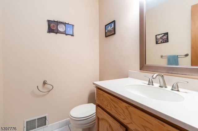 7 Drake Ct, Randolph Twp., NJ 07869