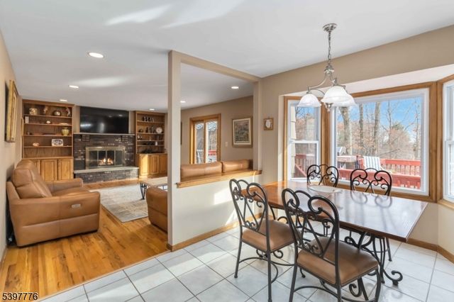 7 Drake Ct, Randolph Twp., NJ 07869