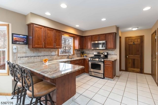 7 Drake Ct, Randolph Twp., NJ 07869