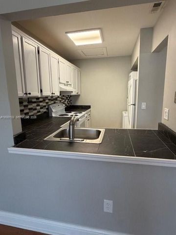 2570 W 67th Pl 21-2, Hialeah, FL 33016