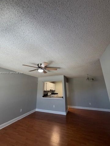 2570 W 67th Pl 21-2, Hialeah, FL 33016