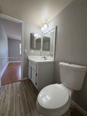 2570 W 67th Pl 21-2, Hialeah, FL 33016