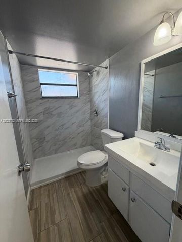 2570 W 67th Pl 21-2, Hialeah, FL 33016