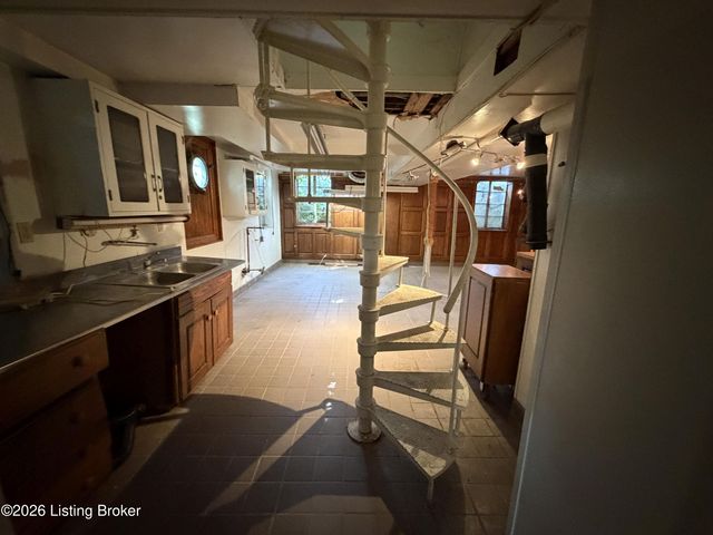 4101 Brownsboro Rd, Louisville, KY 40207