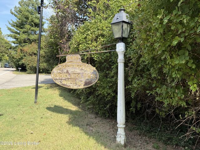 4101 Brownsboro Rd, Louisville, KY 40207